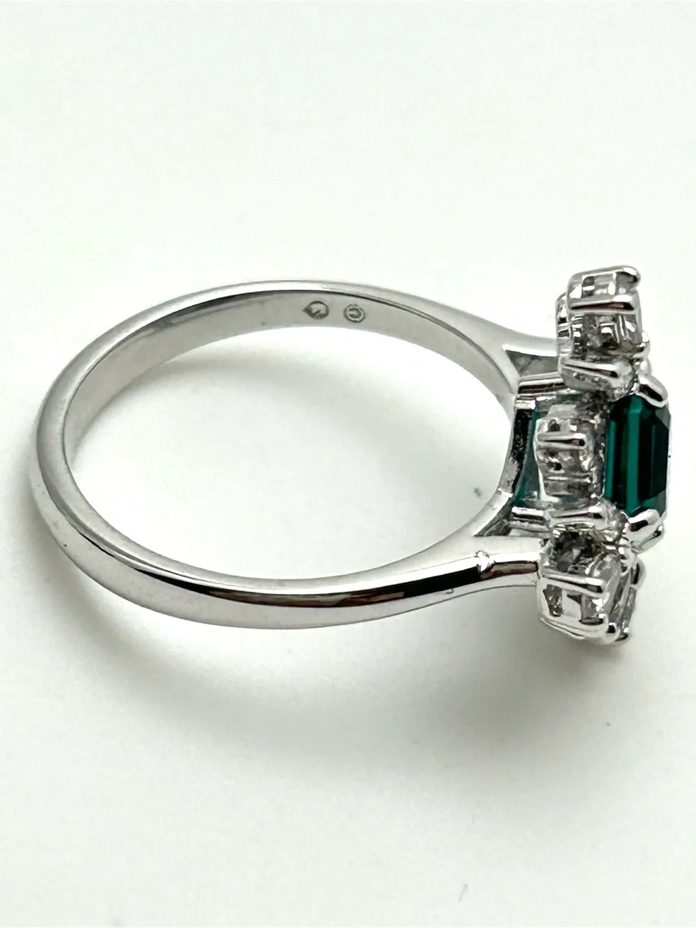 Swarovski Crystal Palace Emerald Green Ring 5.5 NWT